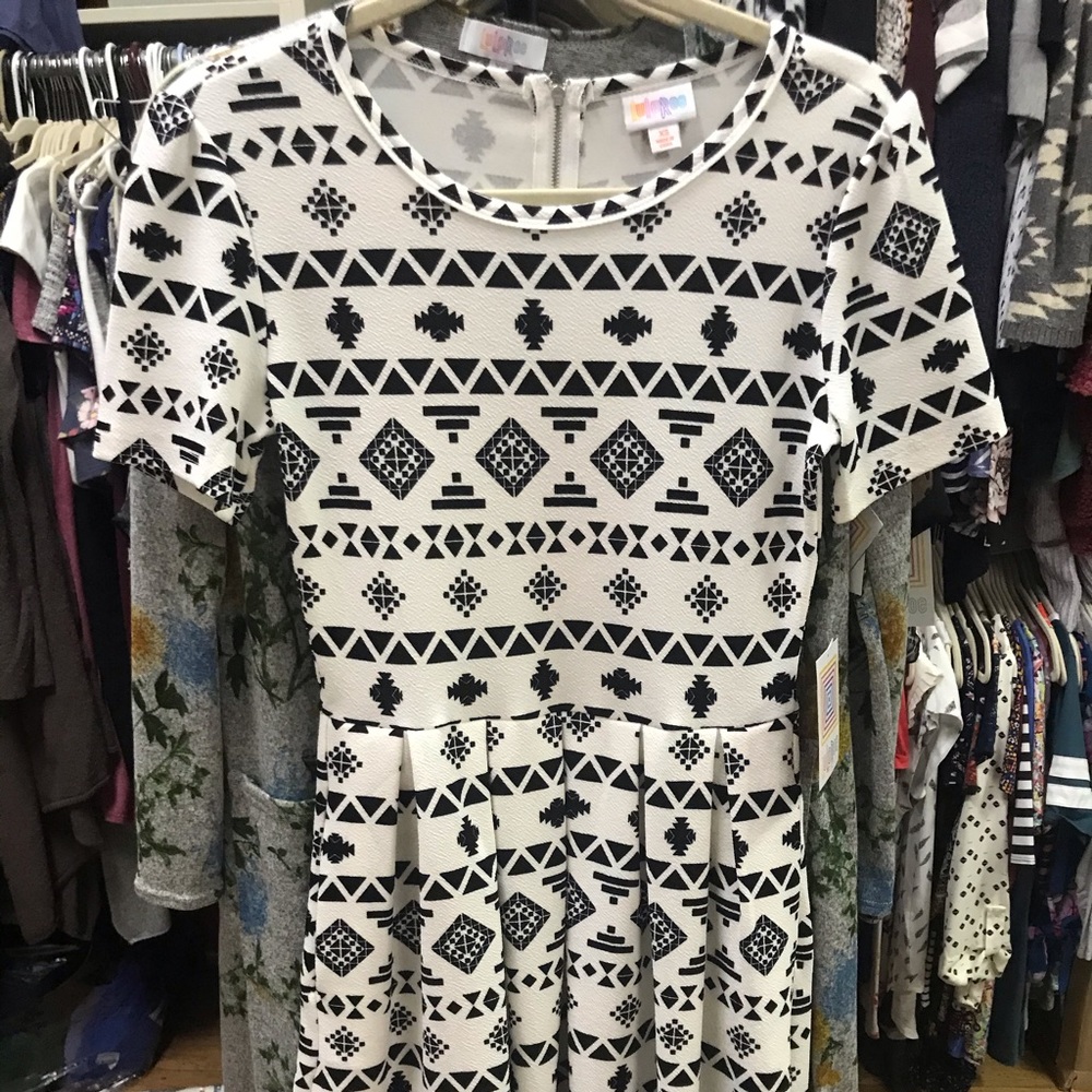 Brand new with tags Lularoe Amelia - XS